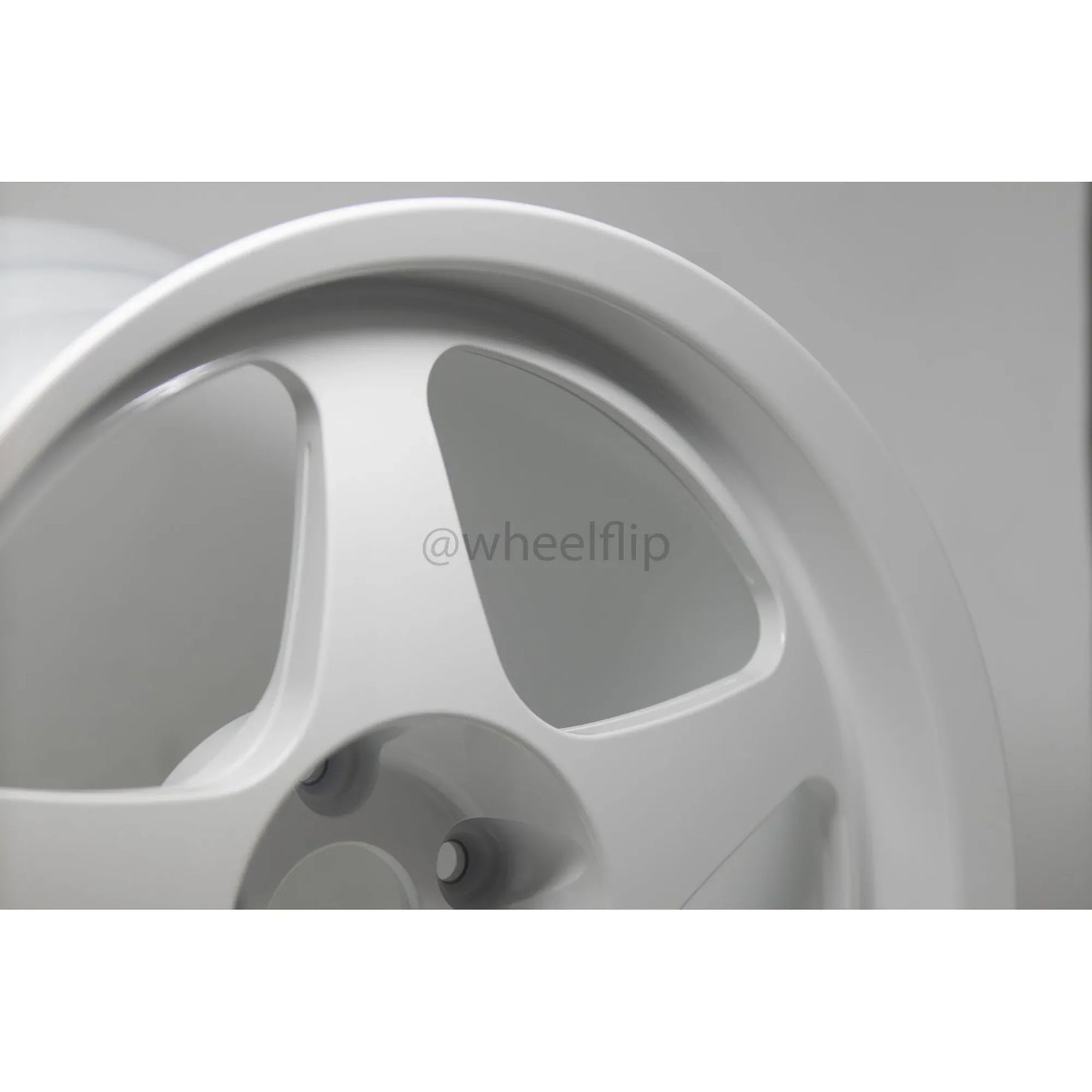 Desmond Regamaster EVO II Tarmac 17x9.5 +46 5x114.3 Gloss White (SET)