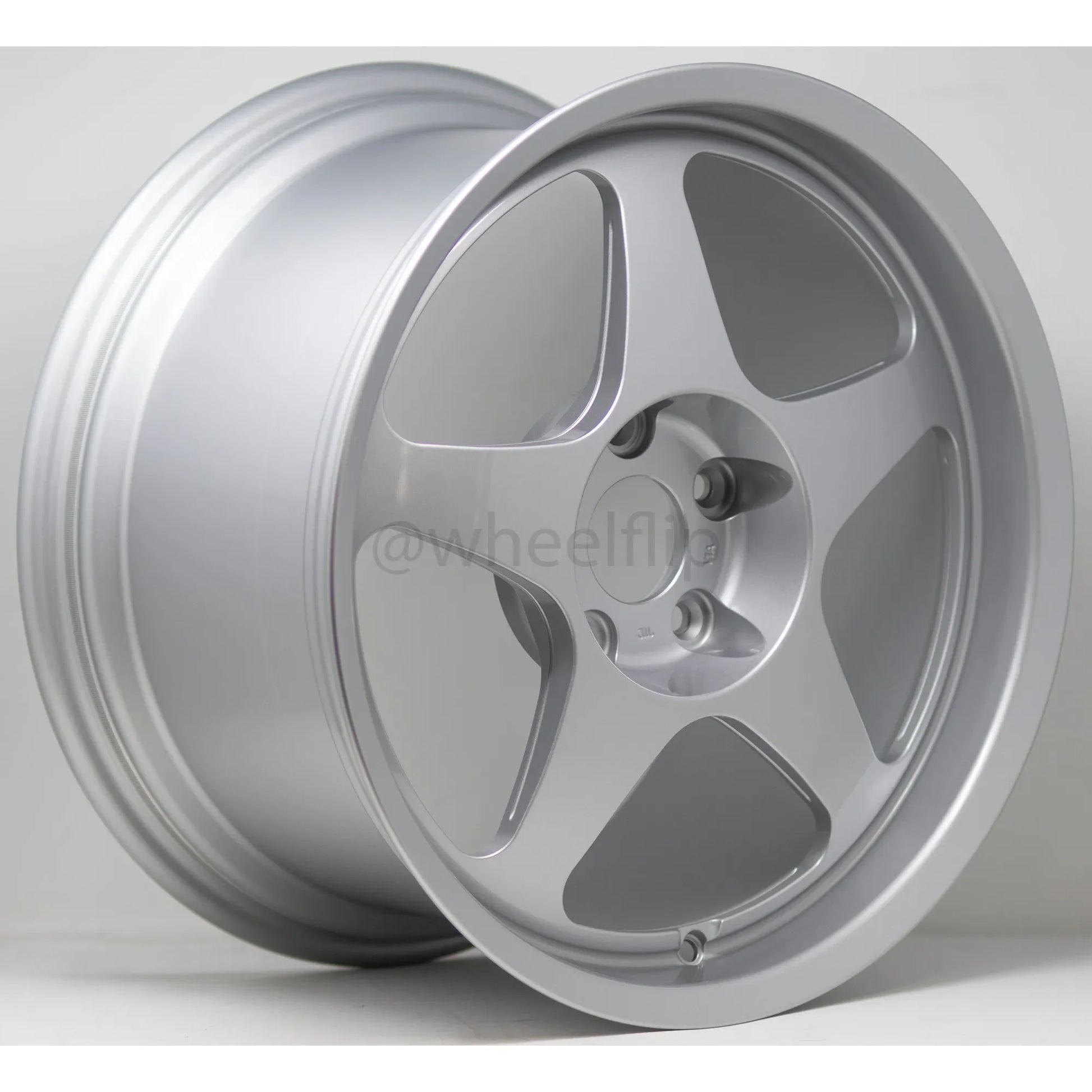 Desmond Regamaster EVO II Tarmac 17x9.5 +46 5x114.3 Gloss Silver (SET)