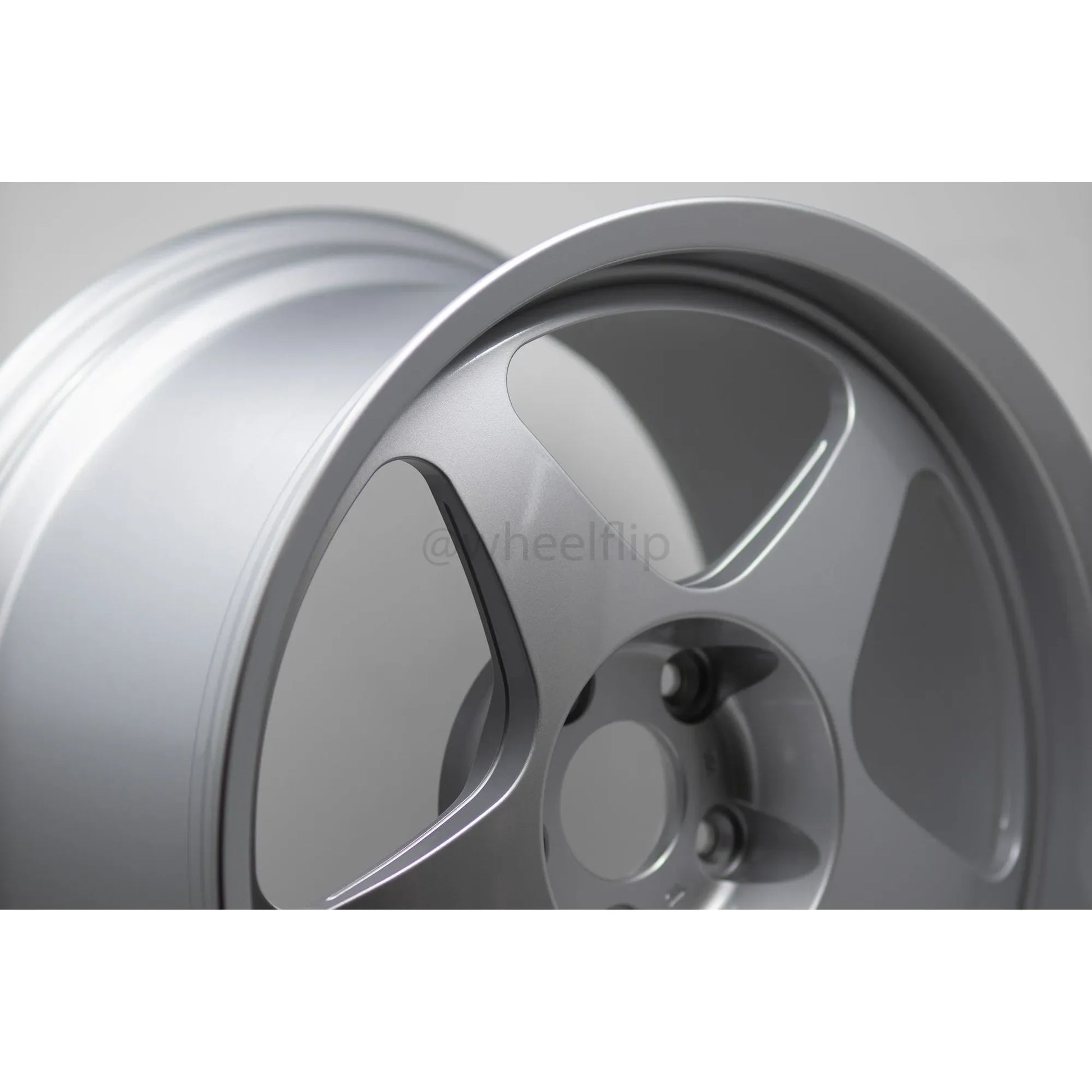 Desmond Regamaster EVO II Tarmac 17x9.5 +46 5x114.3 Gloss Silver (SET)