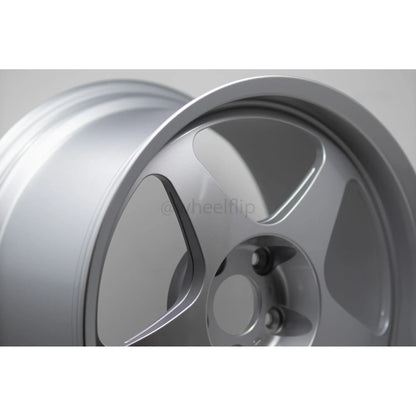 Desmond Regamaster EVO II Tarmac 17x9.5 +46 5x114.3 Gloss Silver (SET)