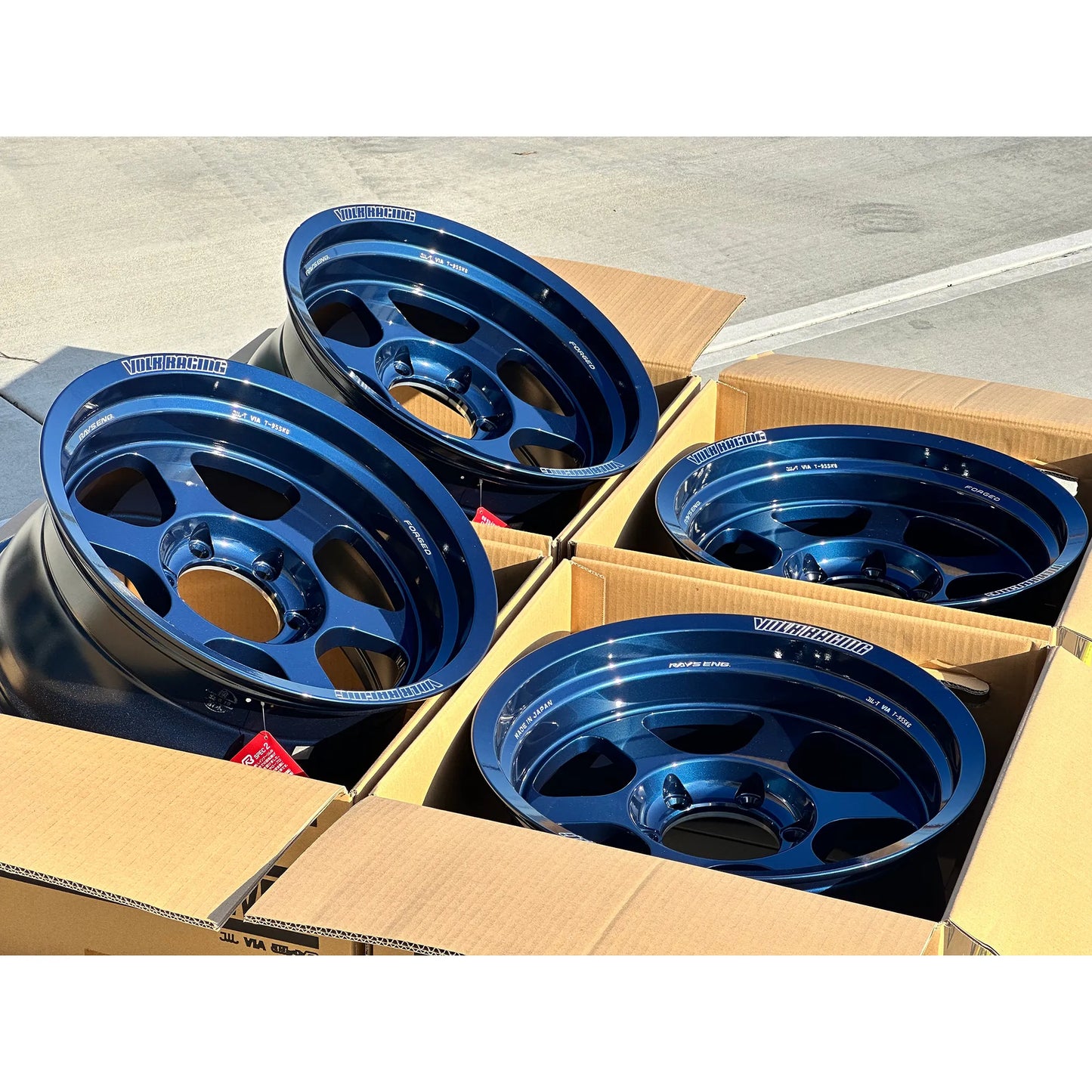 Volk Racing TE37XT M-Spec 17x8.5 -10 6x139.7 Mag Blue (SET)