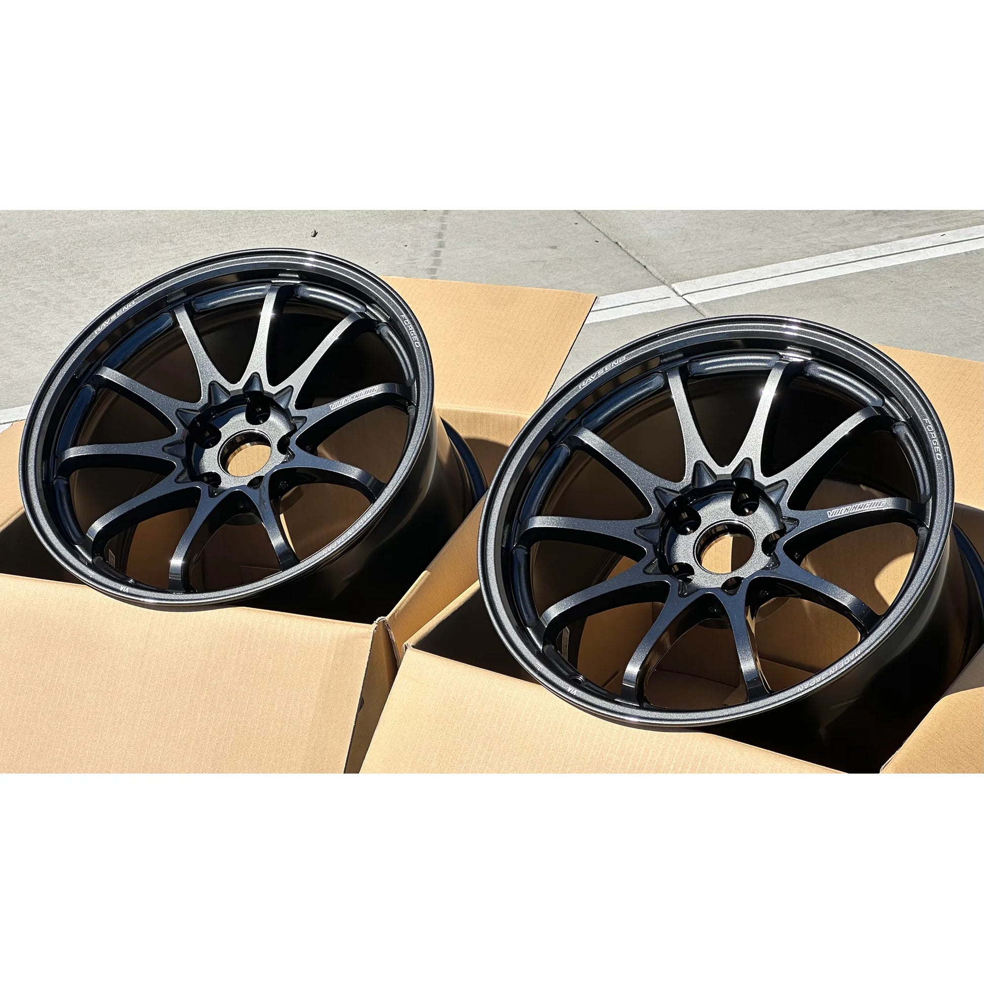 Volk Racing CE28N-Plus 18x10.5 +22 5x114.3 Diamond Dark Gunmetal (SET)