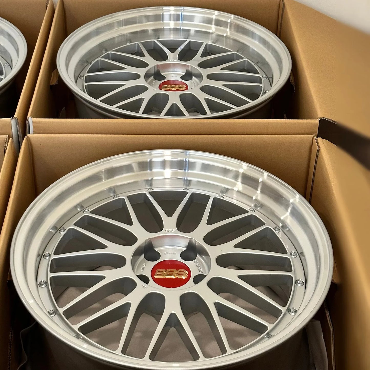 BBS LM 20x9.5 +8, 20x10.5 +15 5x112 Diamond Silver (SET)