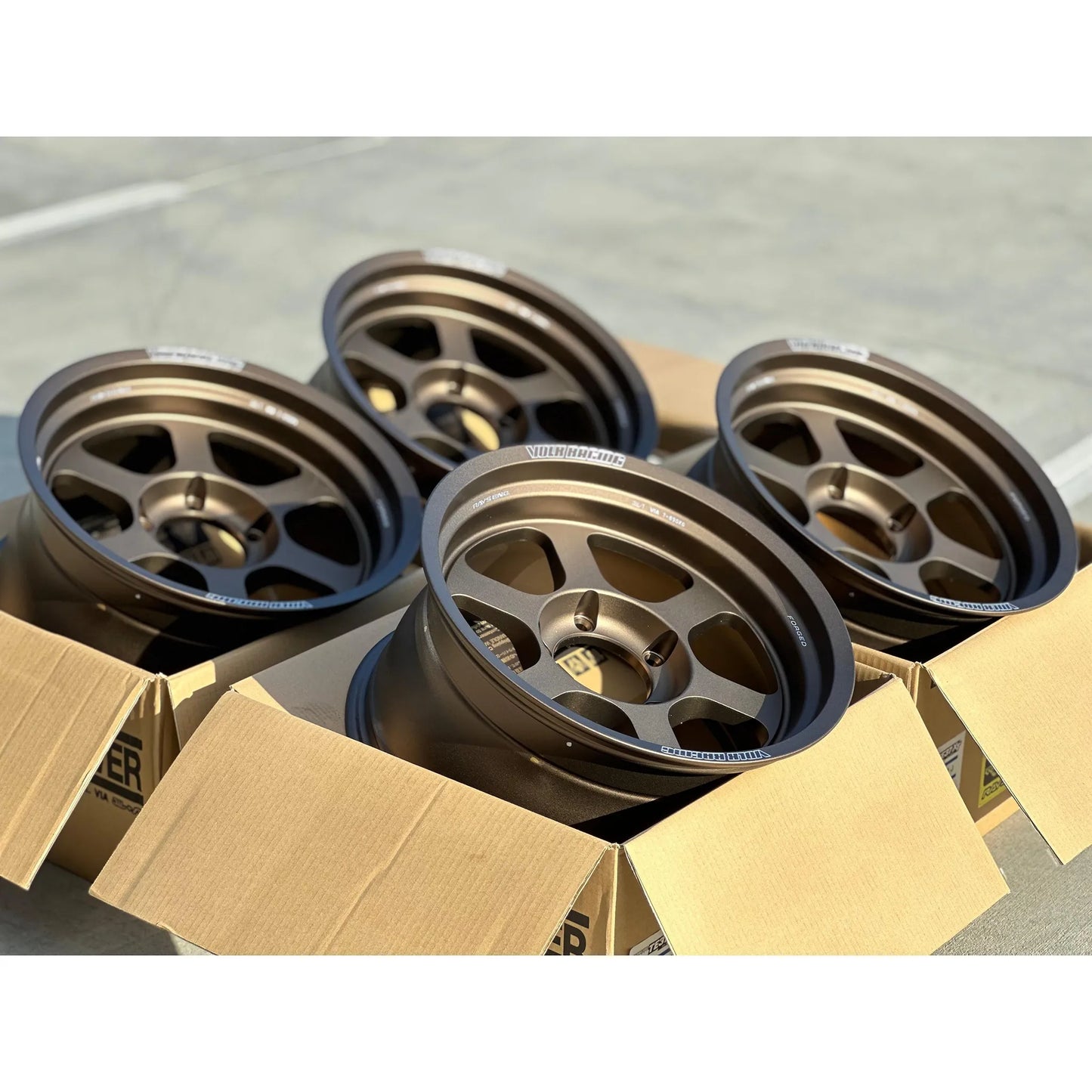 Volk Racing TE37XT M-Spec 18x9.5 +0 5x150 Bronze (SET)