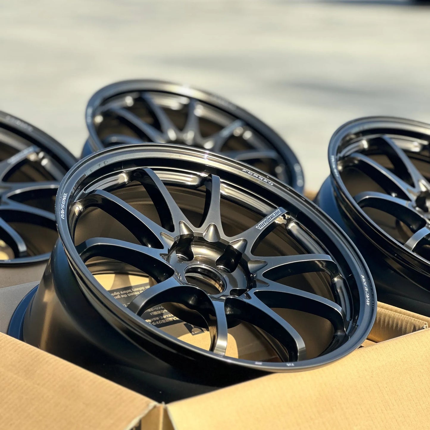 Volk Racing CE28N-Plus 18x9.5 +38 5x114.3 Shining Bronze Metal (SET)