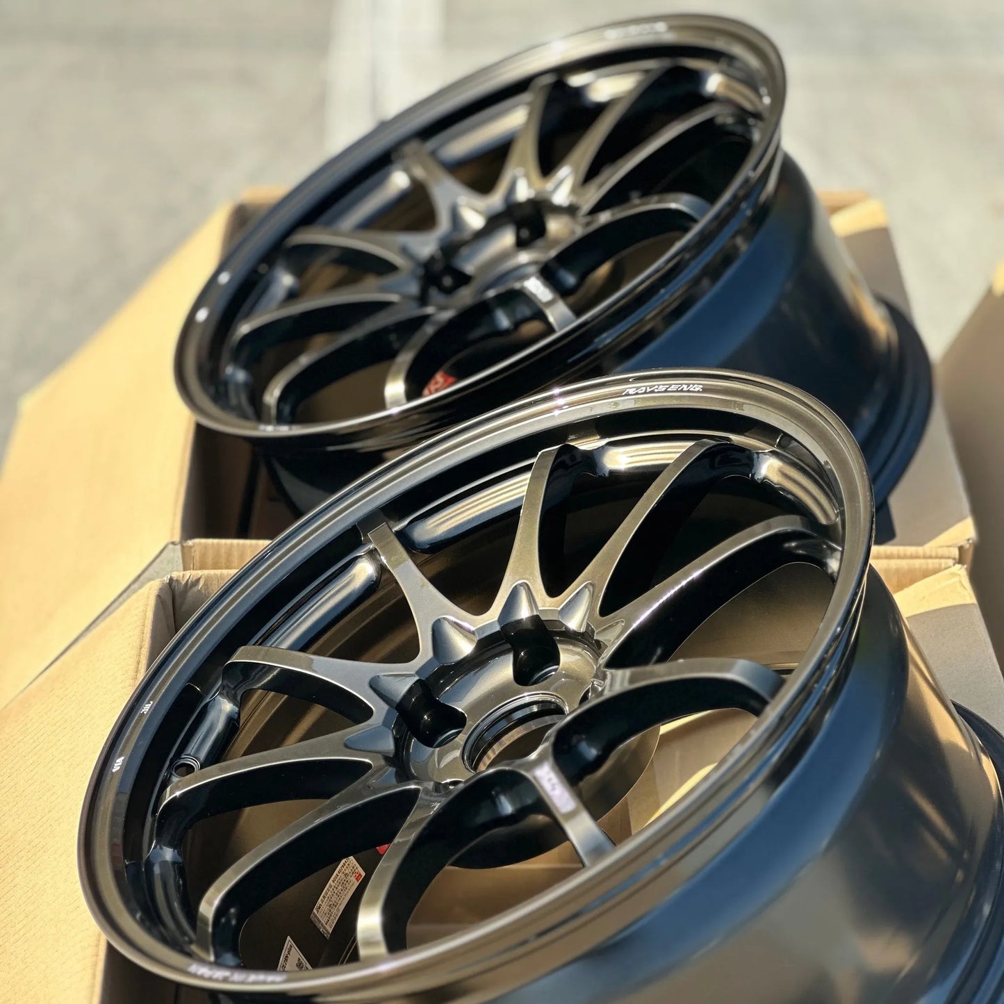 Volk Racing CE28N-Plus 18x9.5 +38 5x114.3 Shining Bronze Metal (SET)