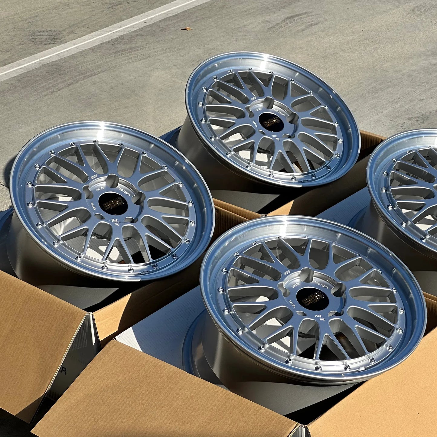 BBS LM 18x8.5 +56, 18x10 +65 5x130 Diamond Silver (SET)