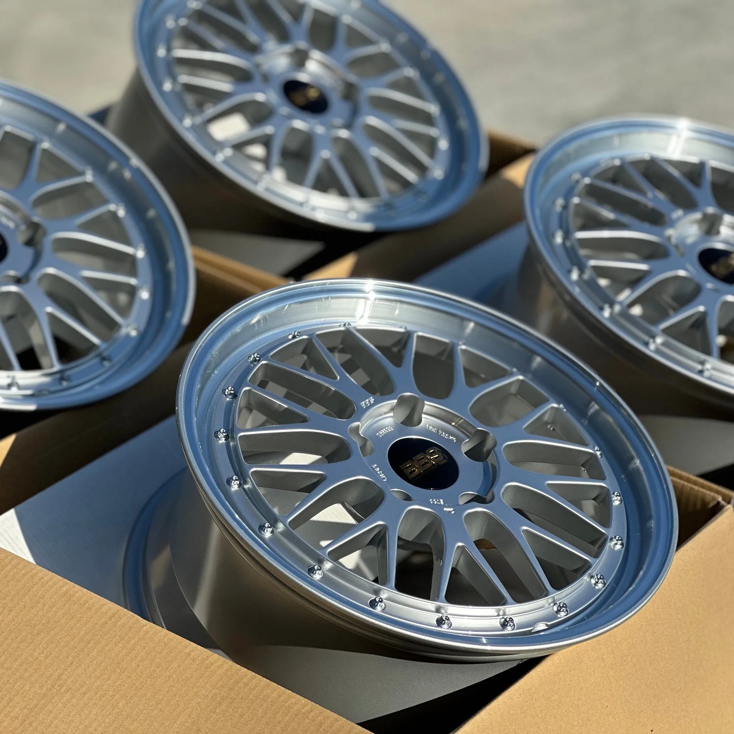 BBS LM 18x8.5 +56, 18x10 +65 5x130 Diamond Silver (SET)