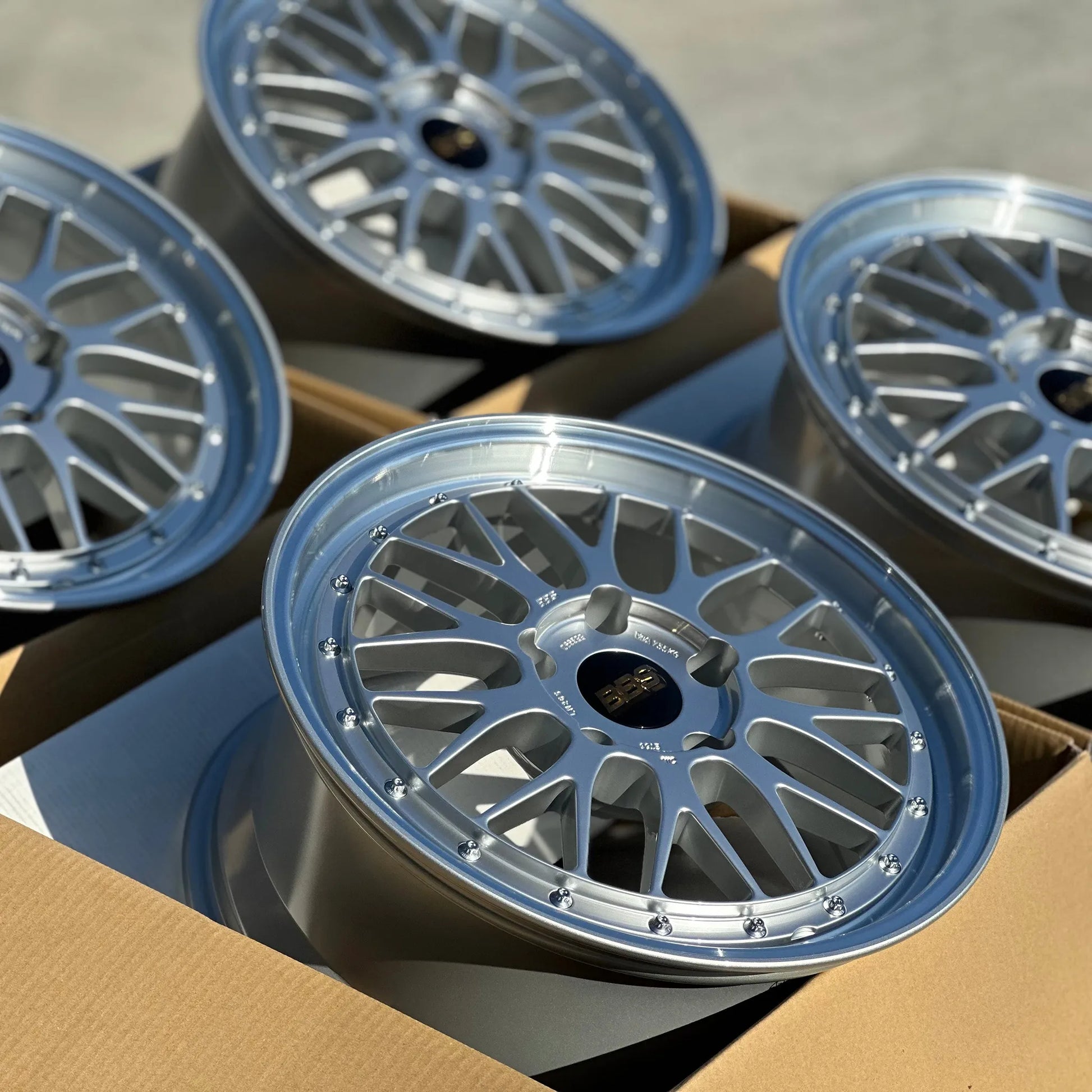 BBS LM 18x8.5 +56, 18x10 +65 5x130 Diamond Silver (SET)