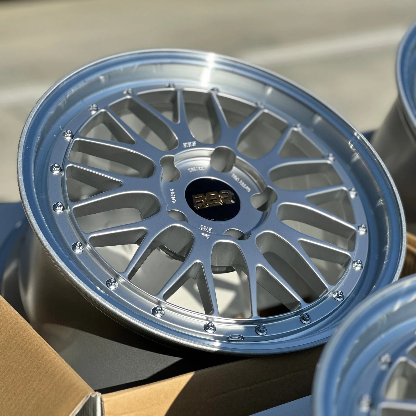 BBS LM 18x8.5 +56, 18x10 +65 5x130 Diamond Silver (SET)