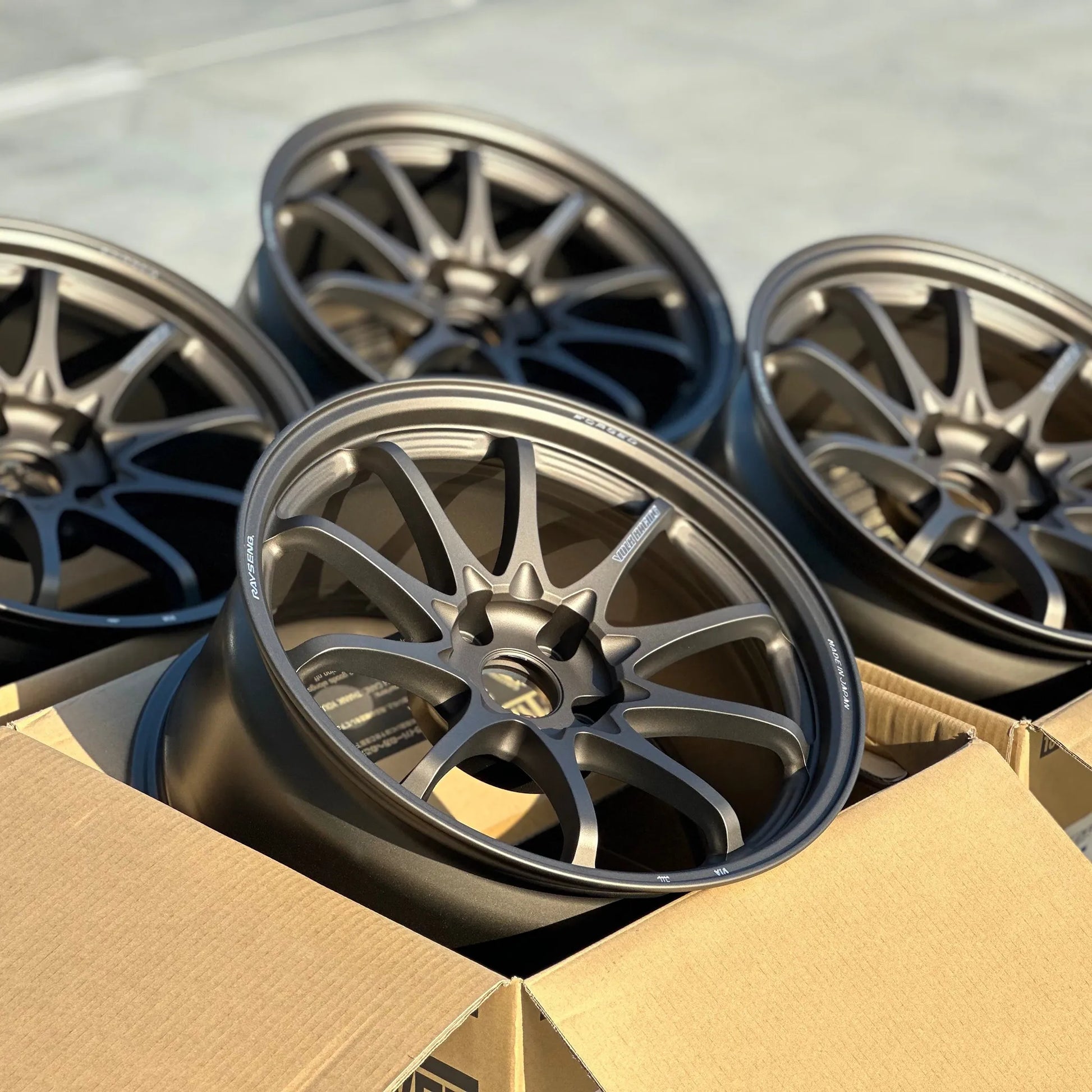 Volk Racing CE28N-Plus 18x9.5 +22 5x114.3 Blast Bronze (SET)