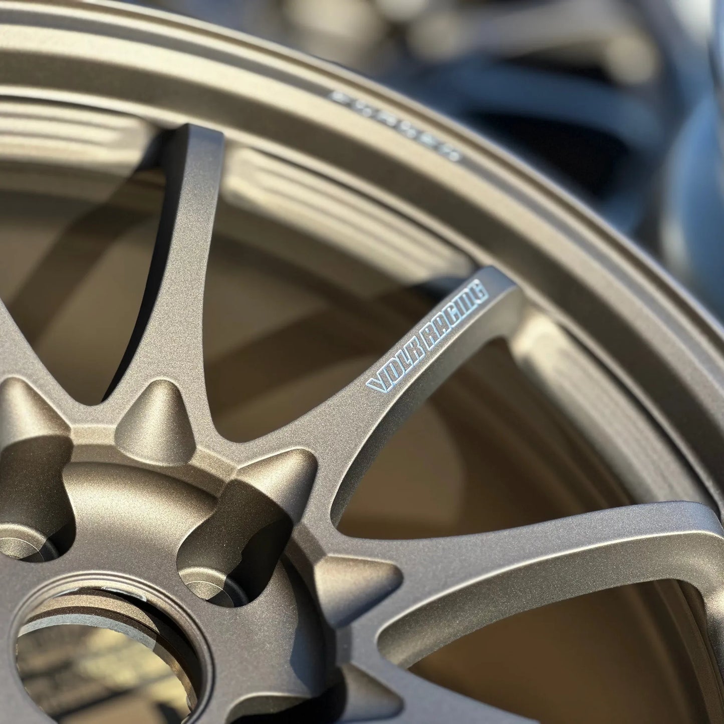 Volk Racing CE28N-Plus 18x9.5 +22 5x114.3 Blast Bronze (SET)