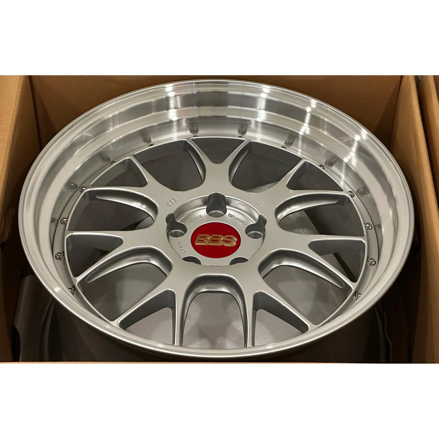 BBS LM-R 20x9.5 +23, 20x11 +40 5x120 Diamond Silver (SET)