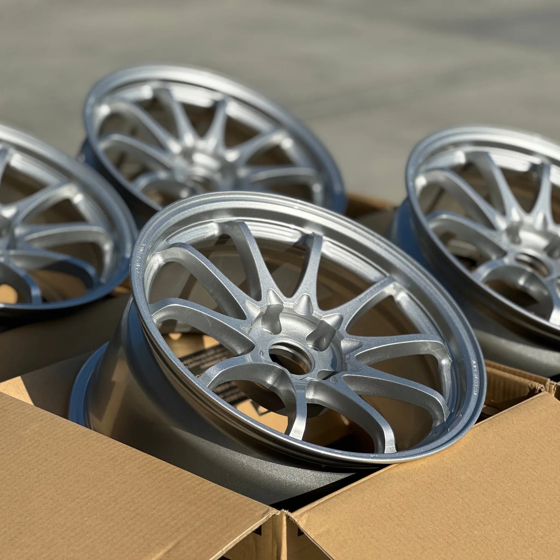 Volk Racing CE28N-Plus 18x9.5 +22 5x114.3 Diamond Silver (SET)