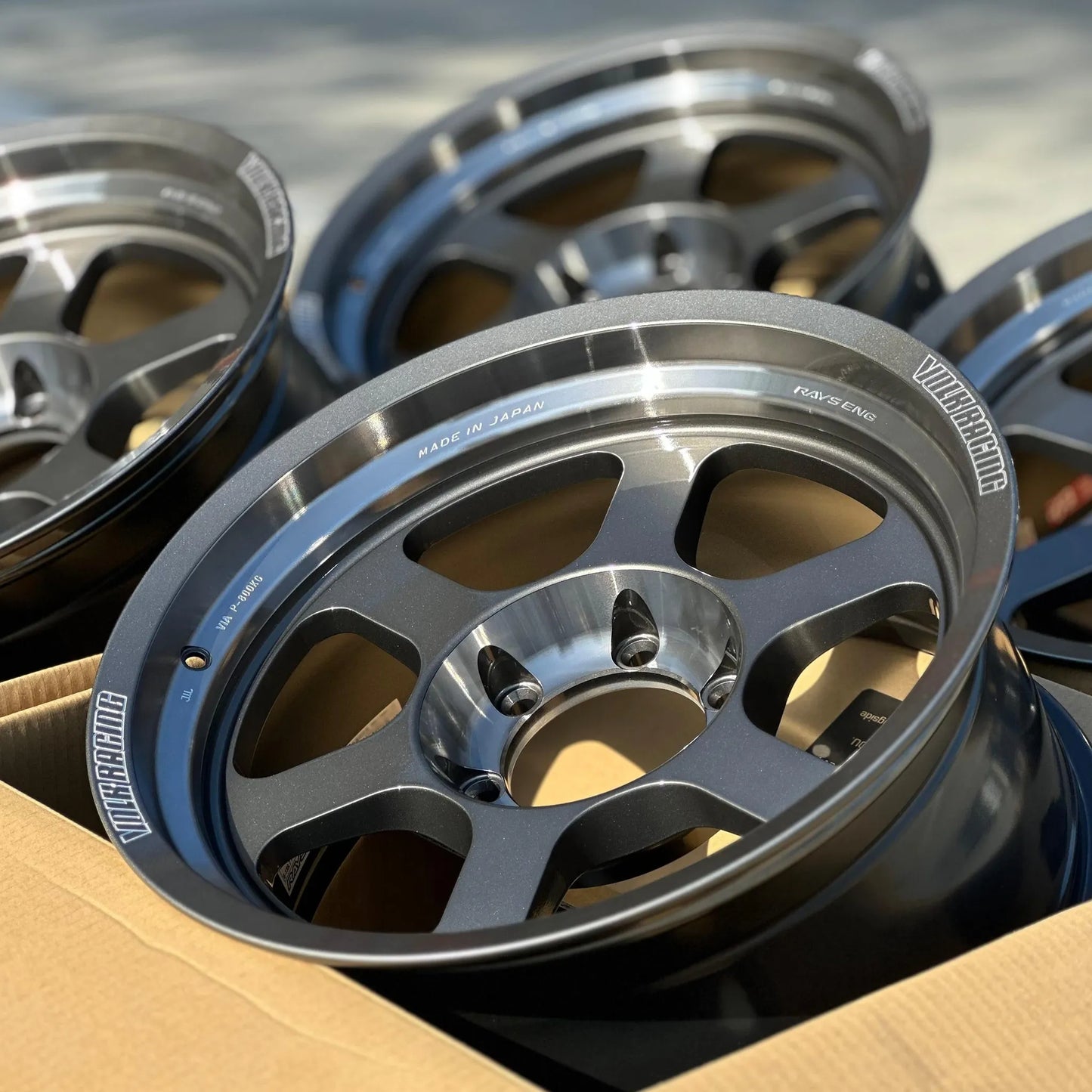 Volk Racing TE37XT SL M-Spec 18x9 +0 6x139.7 Pressed Graphite (SET)