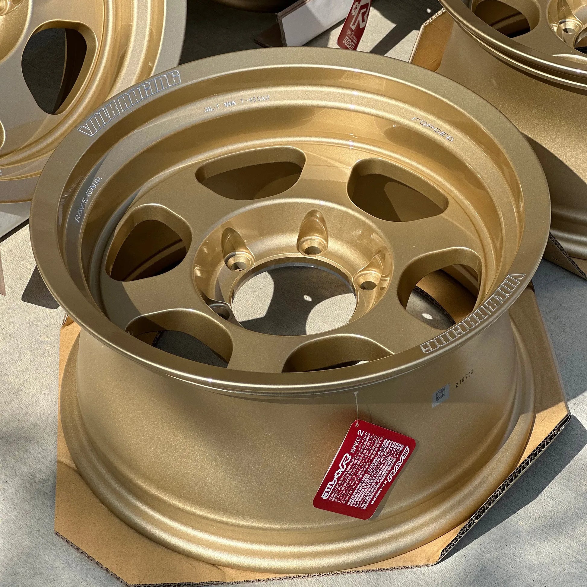 Volk Racing TE37XT M-Spec 16x8 -20, 6x139.7 Gold (SET)