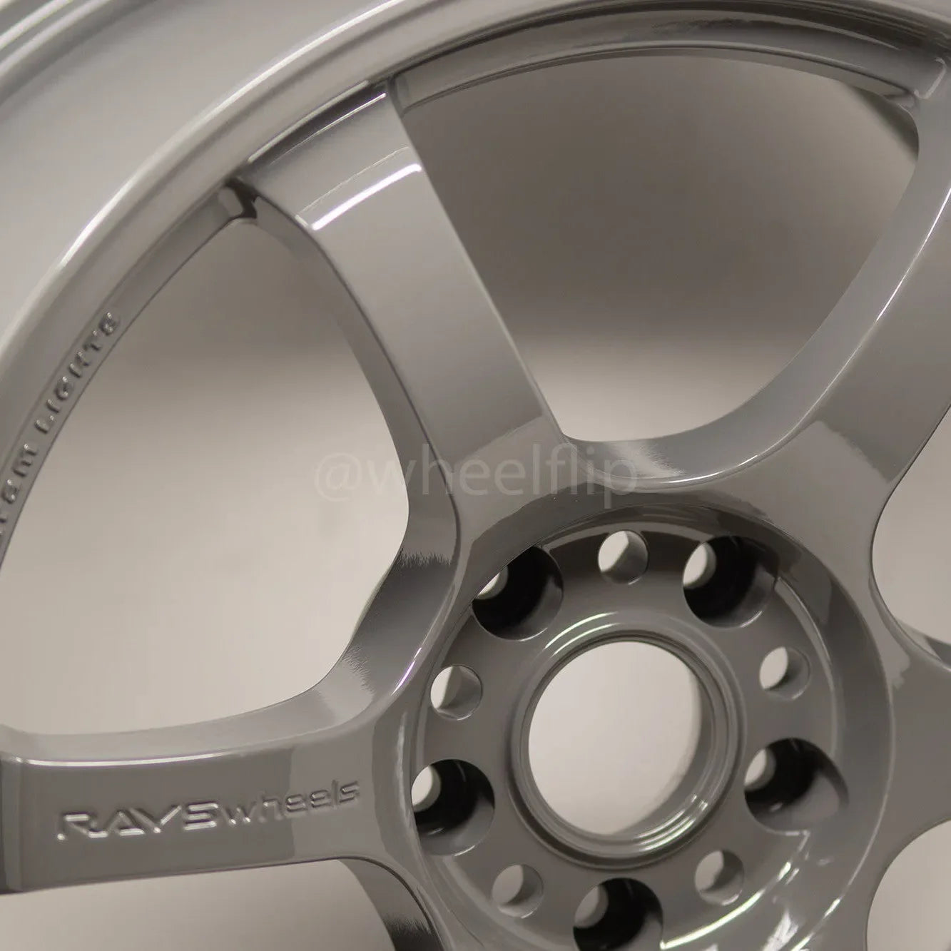 Gram Lights 57DR 18x9.5 +22 5x114.3 Glossy Gray (SET)