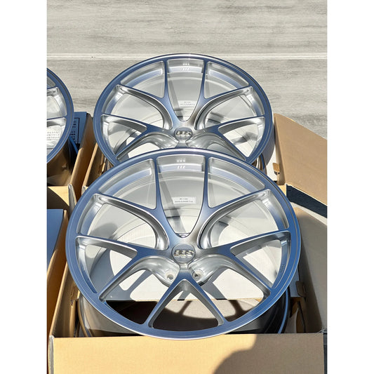 BBS RI-D 20x9.5 +10, 20x10.5 +15 5x112 Diamond Silver (SET)