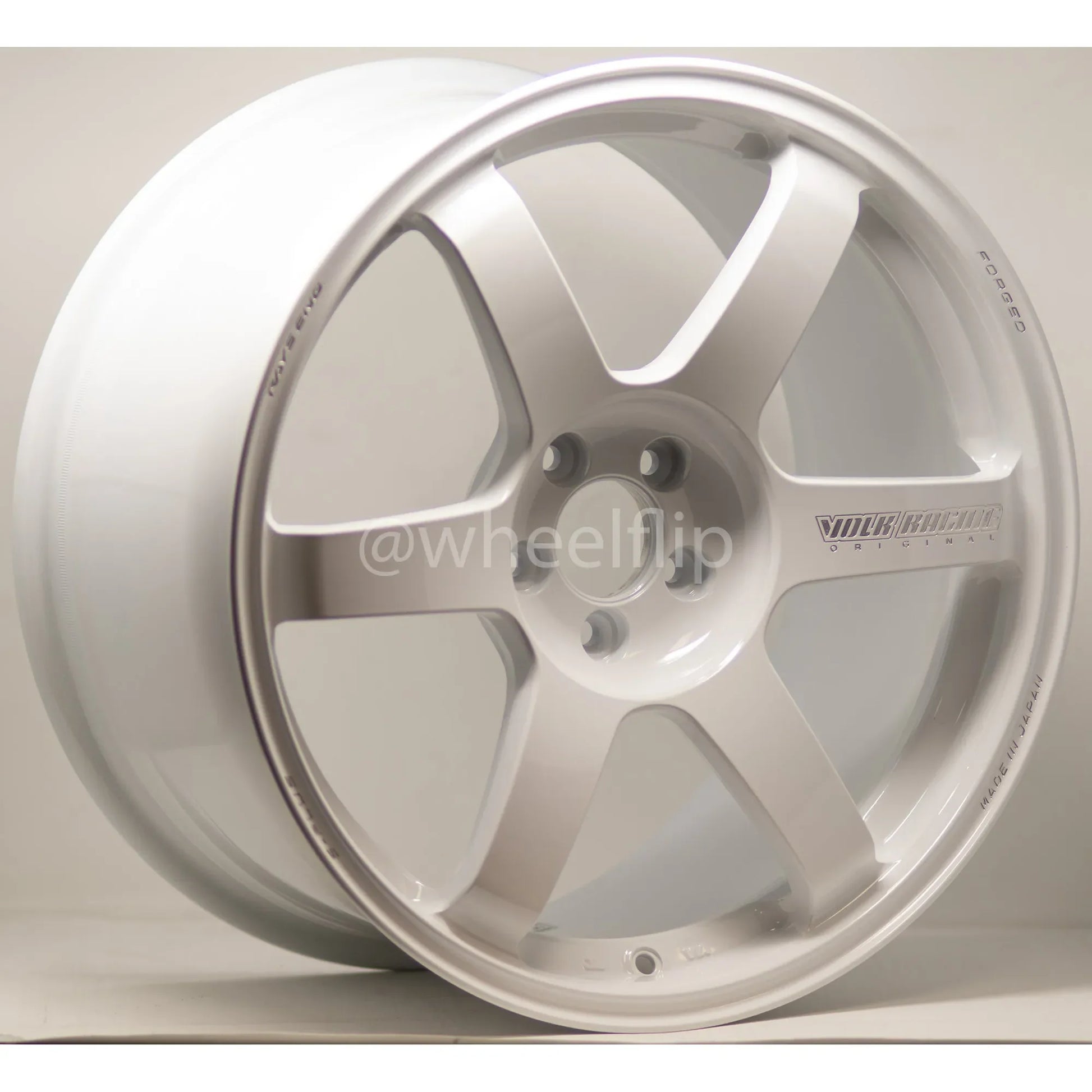 Volk Racing TE37 Saga S-Plus 18x9.5 +38 5x114.3 Dash White (SET)