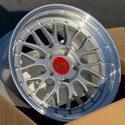 BBS LM 17x8.5 +18 5x120 Diamond Silver (SET)