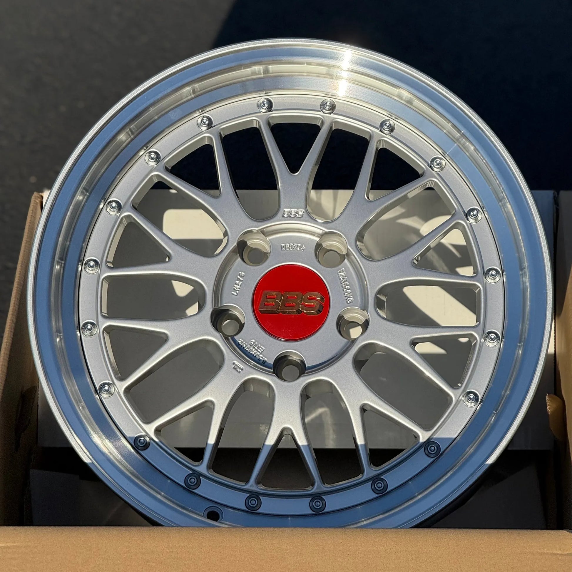 BBS LM 17x8.5 +18 5x120 Diamond Silver (SET)