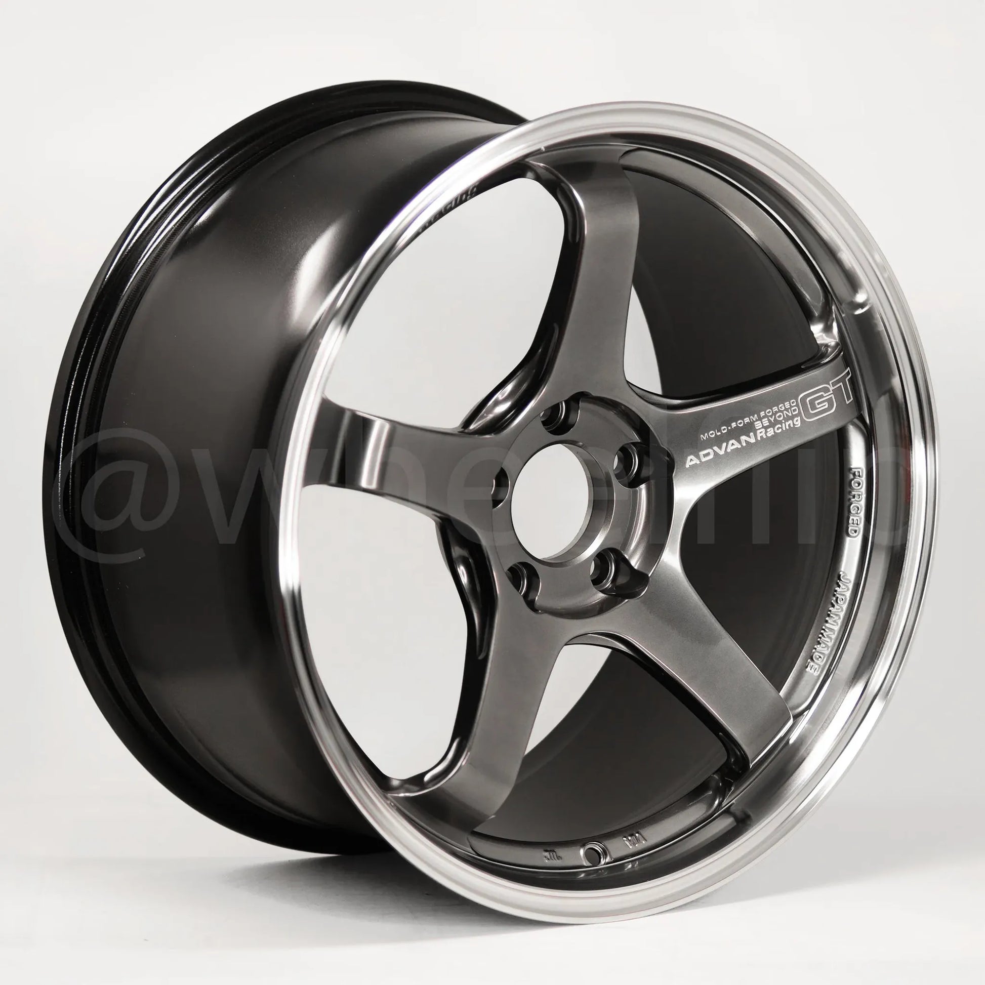 Advan GT Beyond 18x9.5 +45 5x114.3 Machining & Racing Hyper Black (SET)