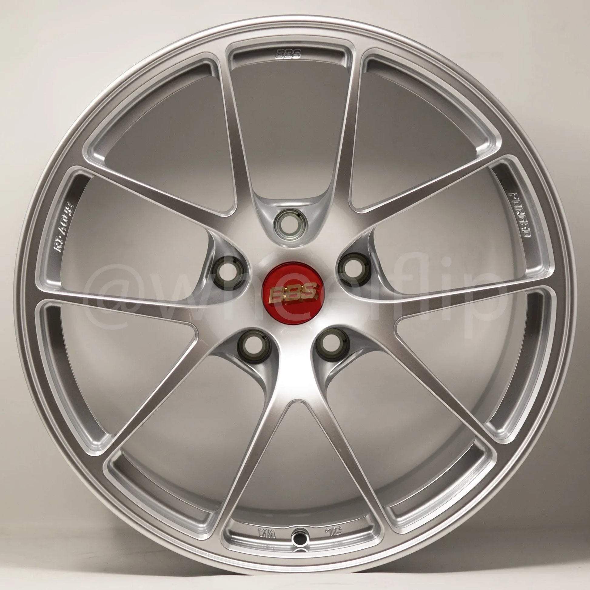 BBS RI-A 18x10.5 +22 5x120 Diamond Silver (SET)