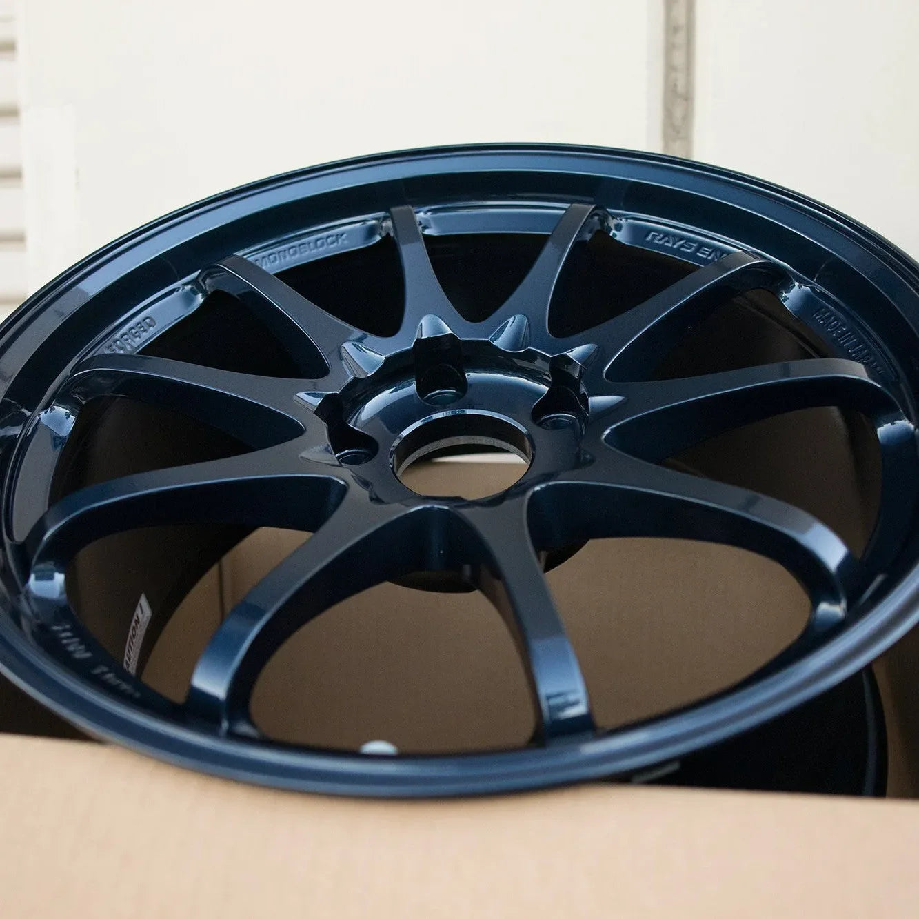 Volk Racing CE28SL 18x9.5 +38 5x114.3 Mag Blue (SET)