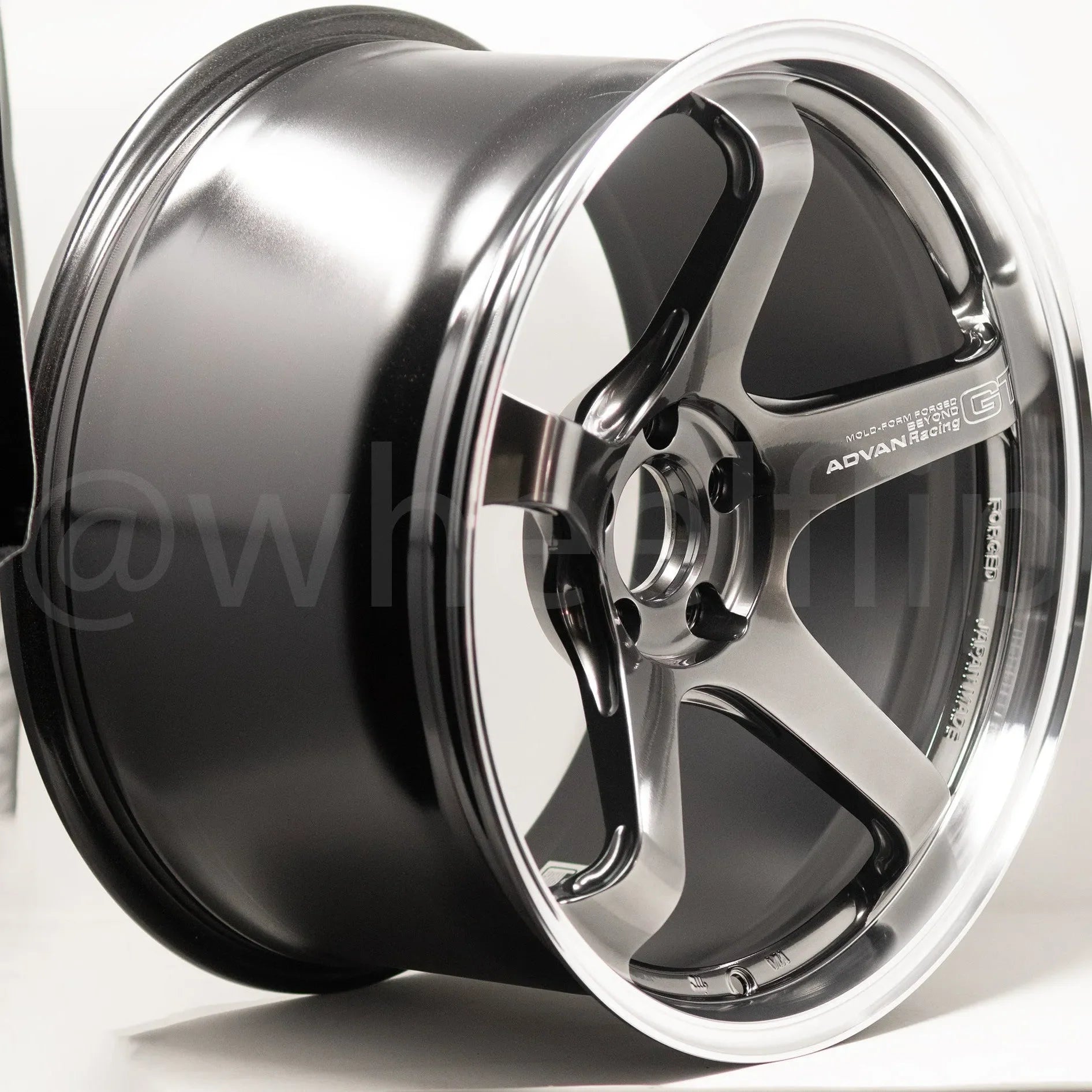 Advan GT Beyond 19x9.5 5x112 Machining Black - WheelFlip