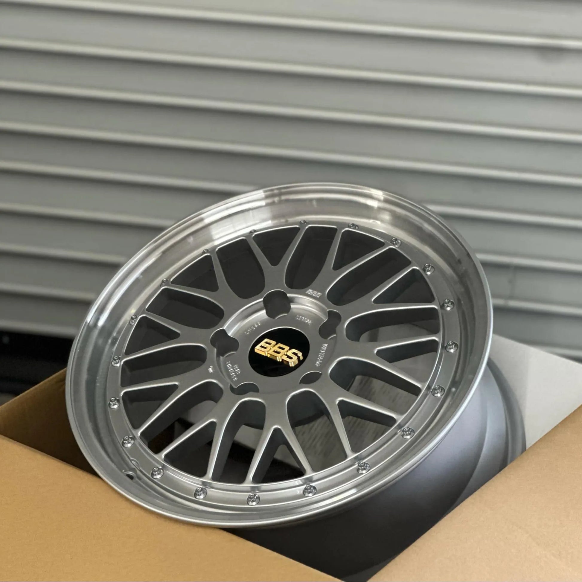 BBS LM 18x8.5 +56, 18x11 +56 5x130 Diamond Silver (SET)