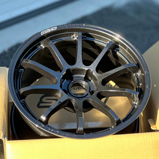 Gram Lights 57NR 18x9.5 +45 5x120 Glass Black (SET)