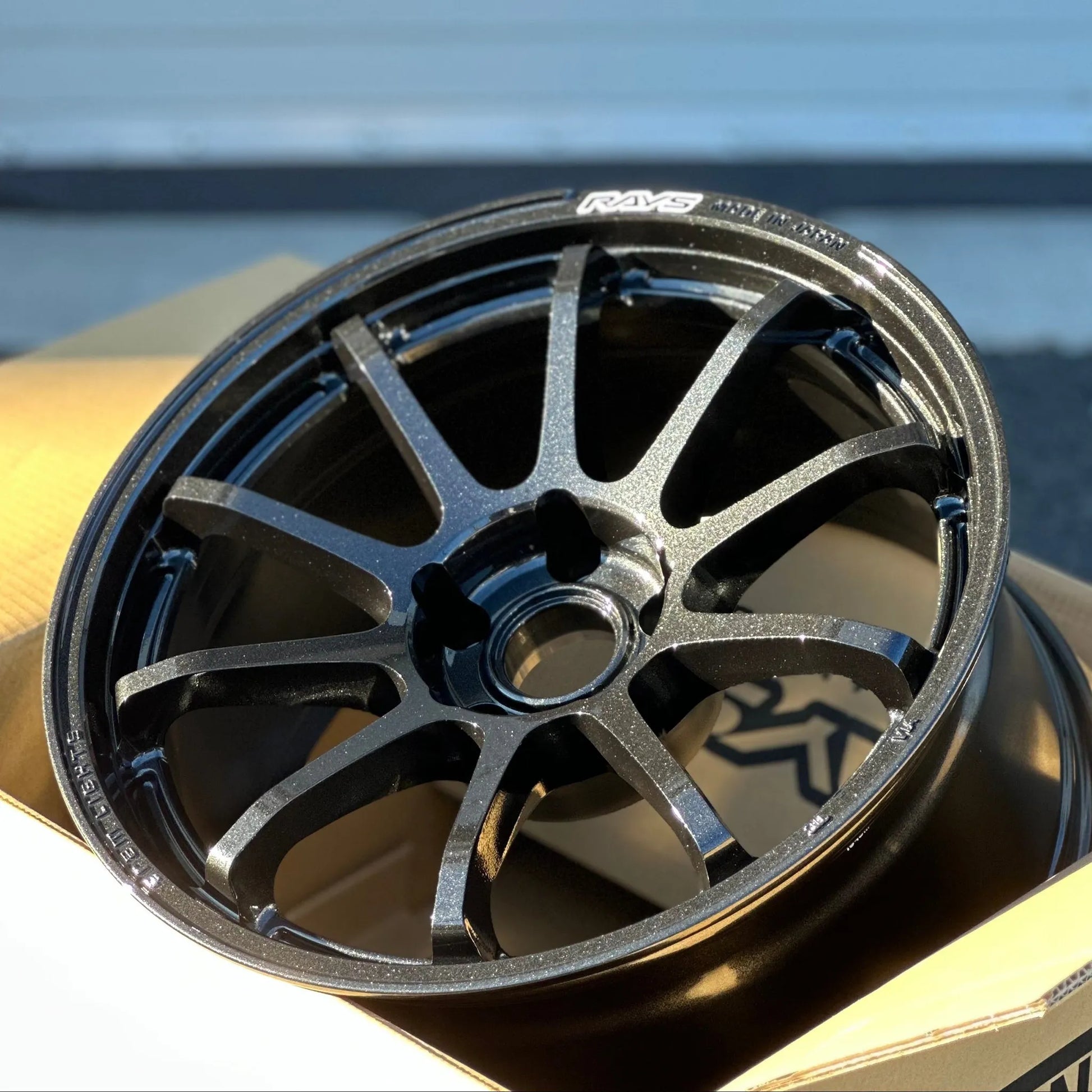 Gram Lights 57NR 18x9.5 +45 5x120 Glass Black (SET)