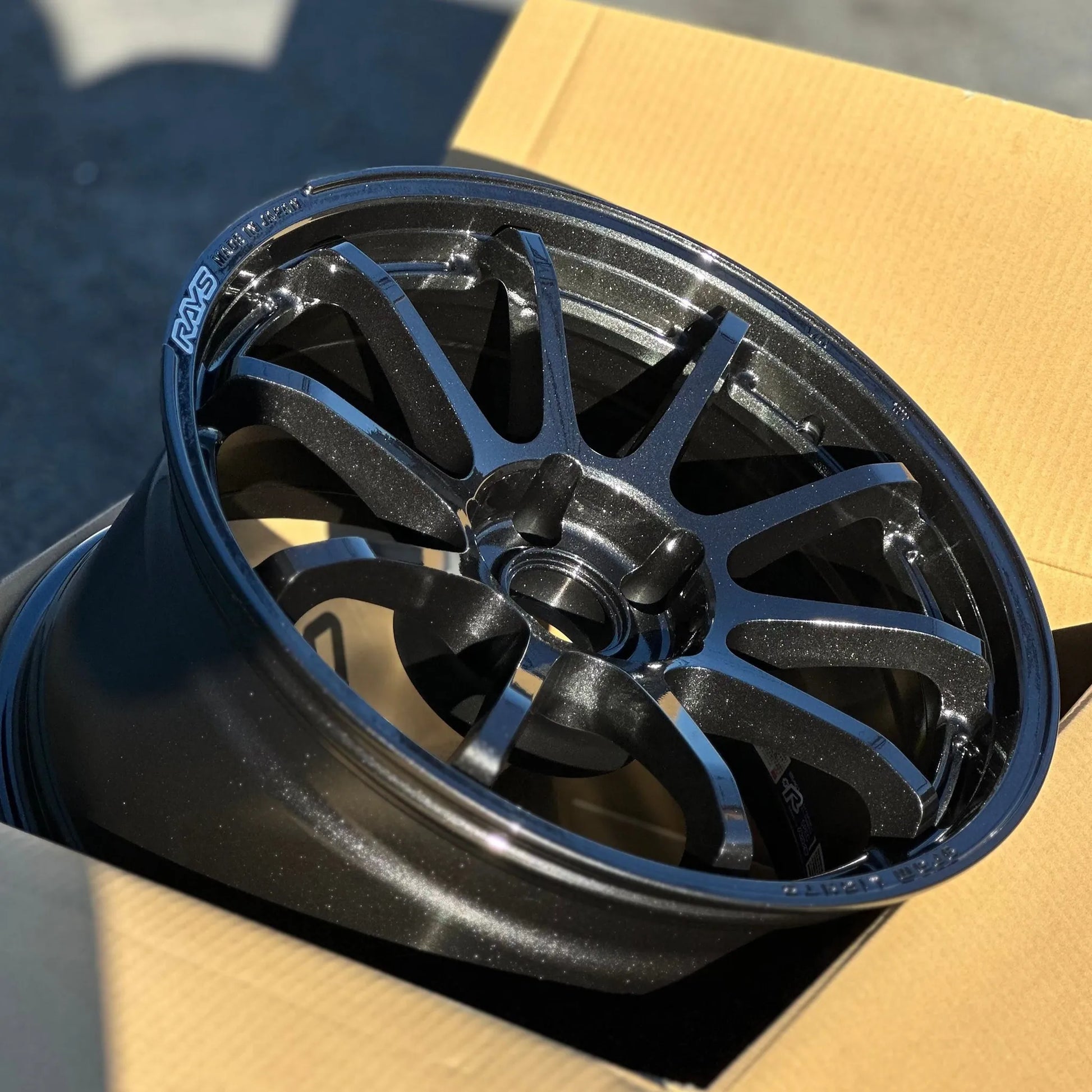 Gram Lights 57NR 18x9.5 +45 5x120 Glass Black (SET)