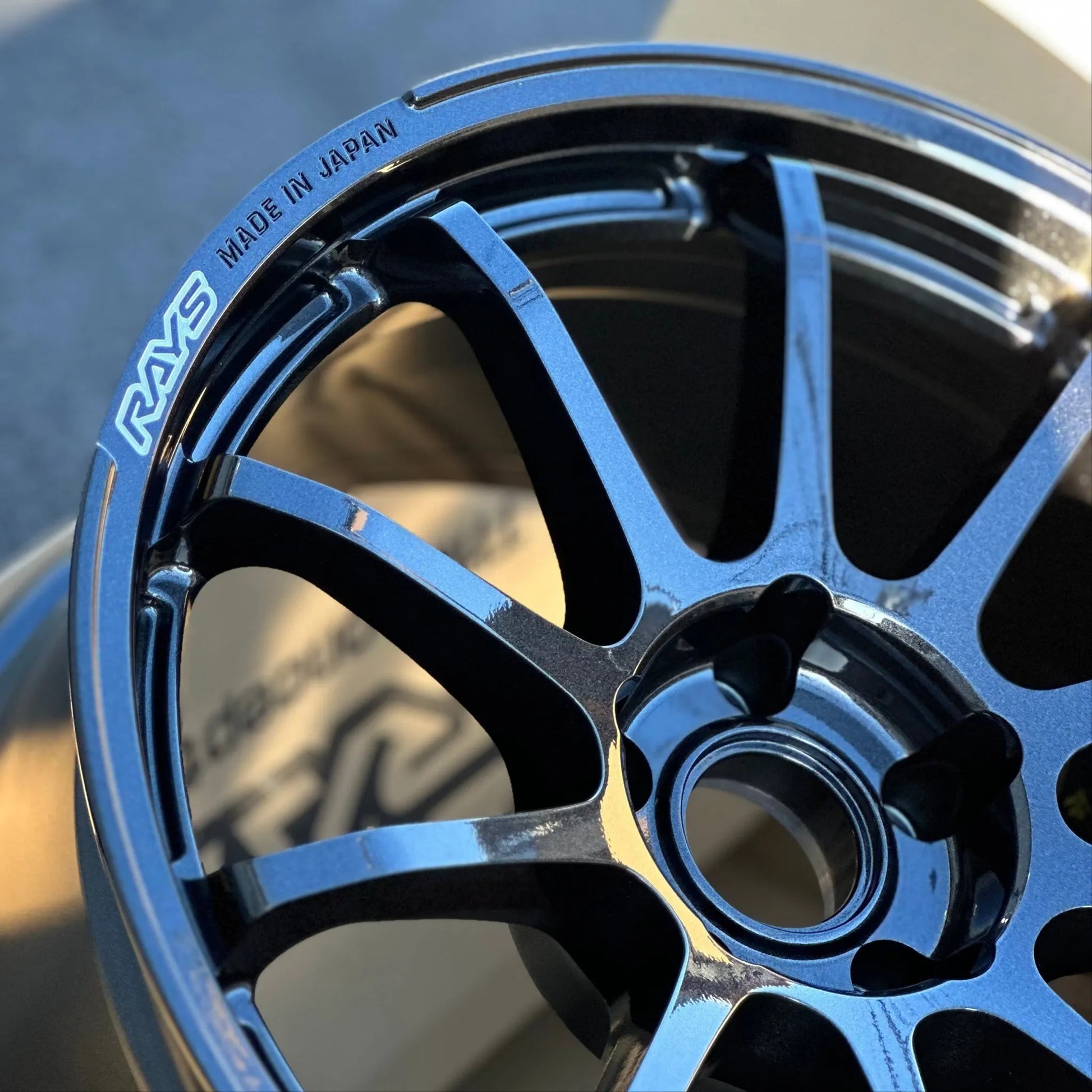 Gram Lights 57NR 18x9.5 +45 5x120 Glass Black (SET)