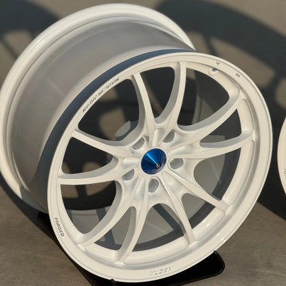 Mugen MF10 17x8.5 +40, 18x10.5 +45 5x114.3 White (SET)