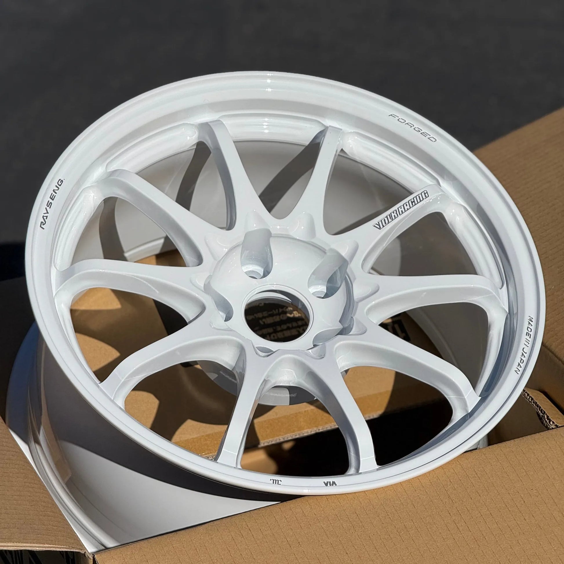 Volk Racing CE28N-Plus 17x9 +22 5x114.3 Dash White (SET)