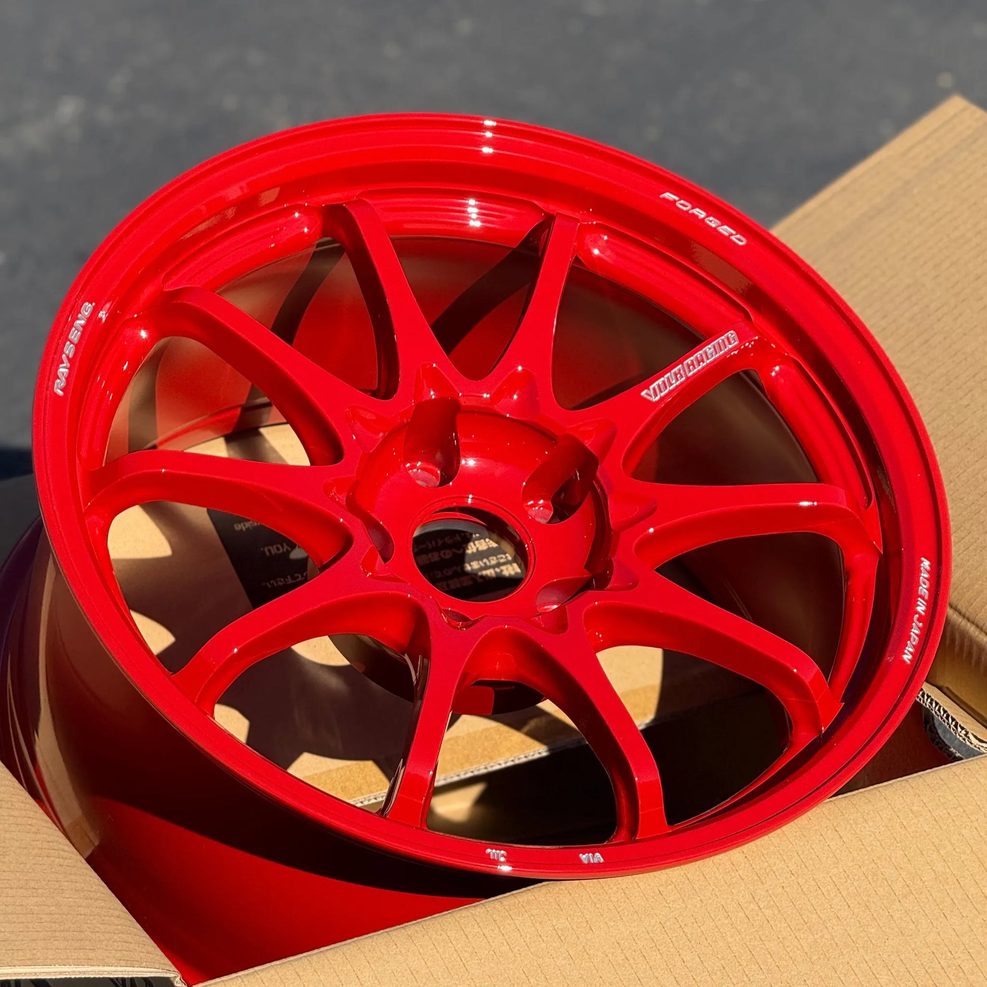 Volk CE28N-Plus 17x9 +22 5x114.3 Red - WheelFlip Volk CE28N-Plus 17x9 +22 5x114.3 Red - WheelFlip