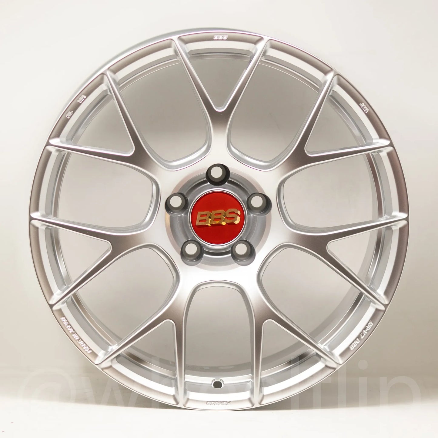 BBS RE-V7 18x9.5 +22 5x114.3 Diamond Silver (SET)