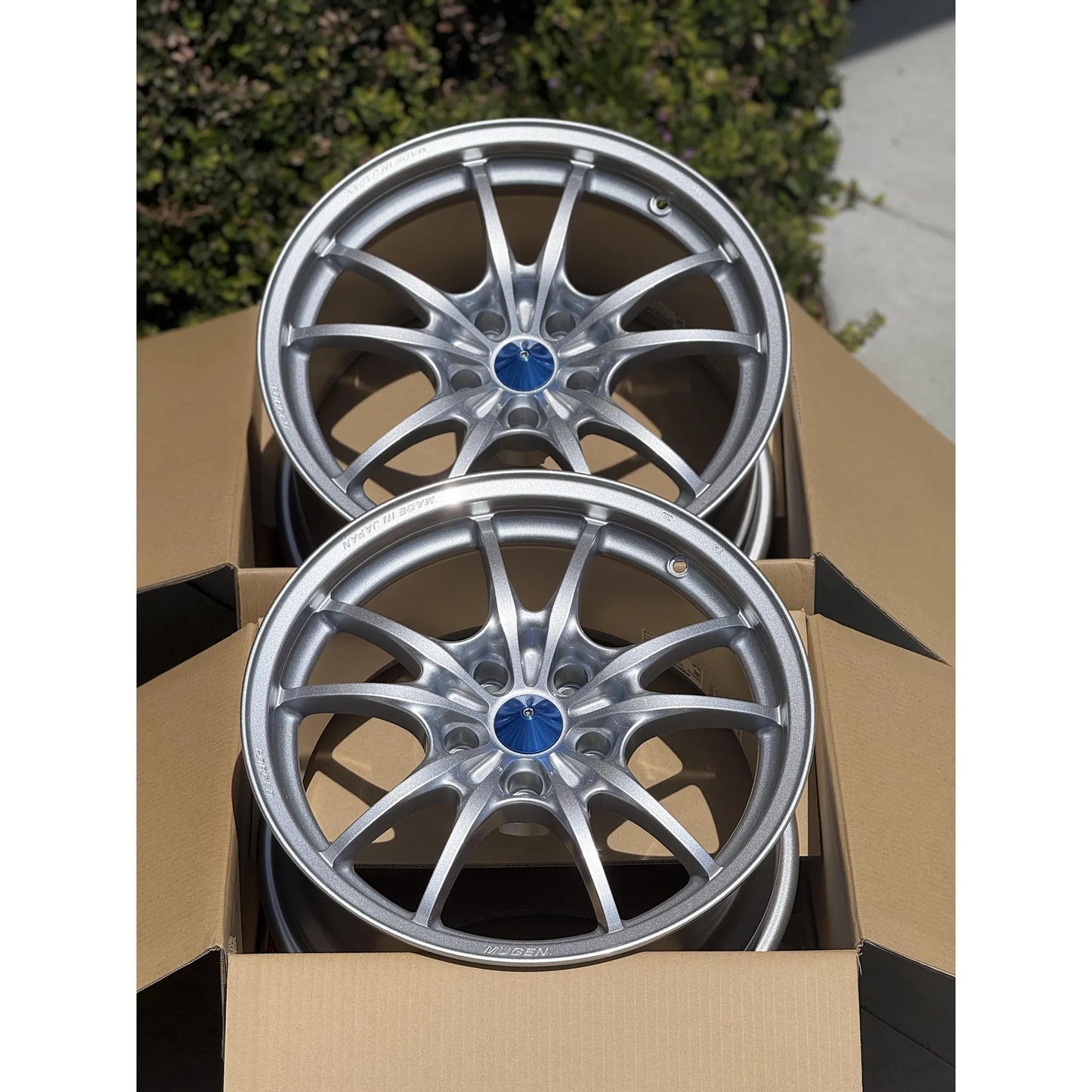 Mugen MF10 17x8.5 +40, 18x10.5 +45 5x114.3 Silver (SET)