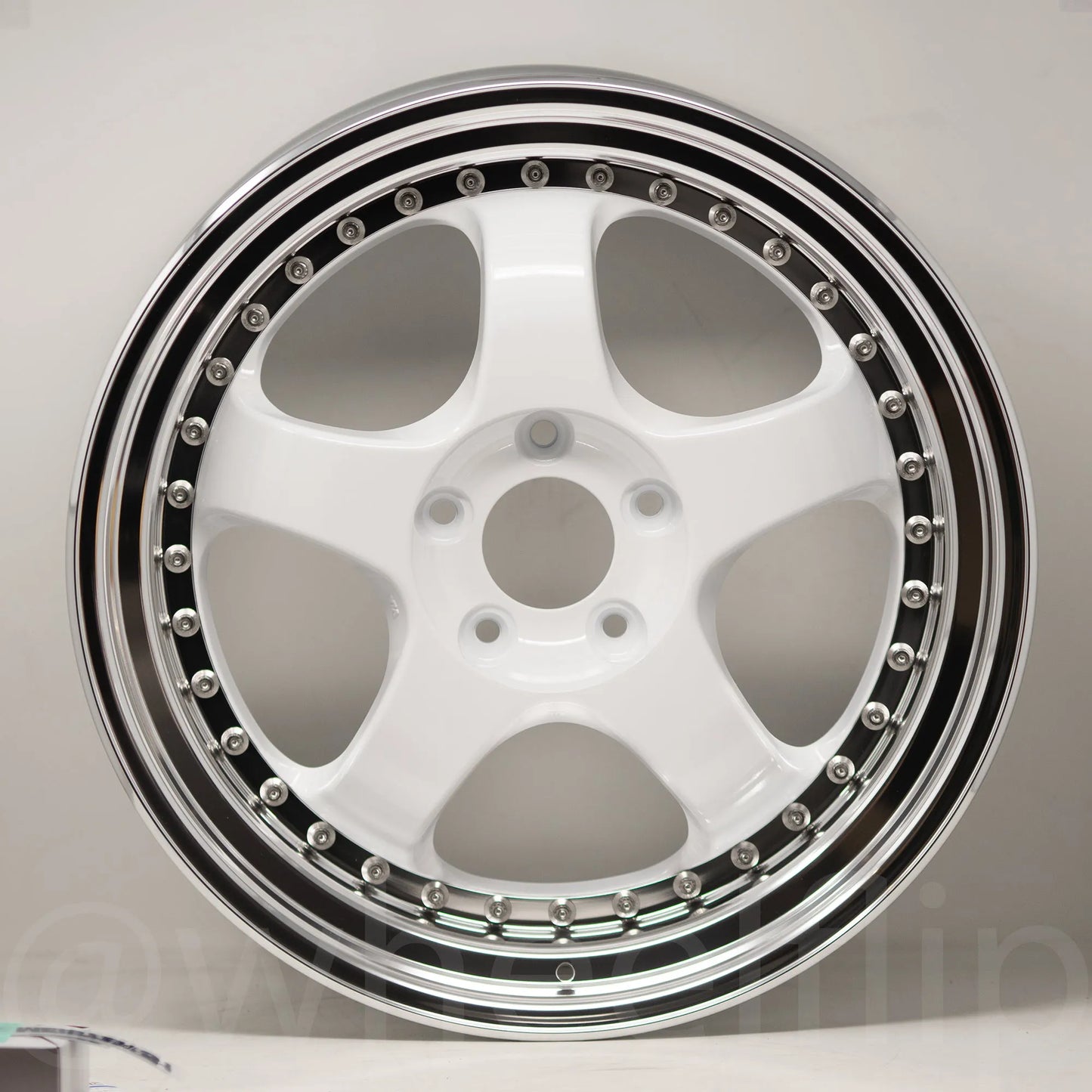 Work Meister S1 3P 18x9.5 +16 5x114.3 White (SET)