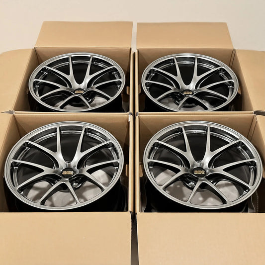 BBS RI-A 18x10.5 +22 5x120 Diamond Black (SET)