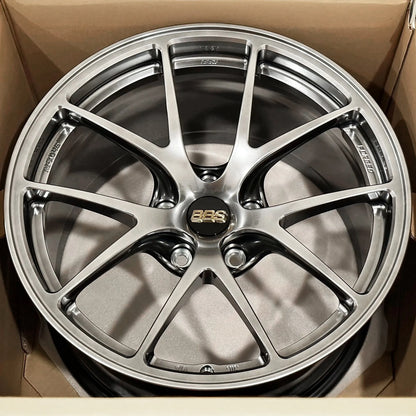 BBS RI-A 18x10.5 +22 5x120 Diamond Black (SET)
