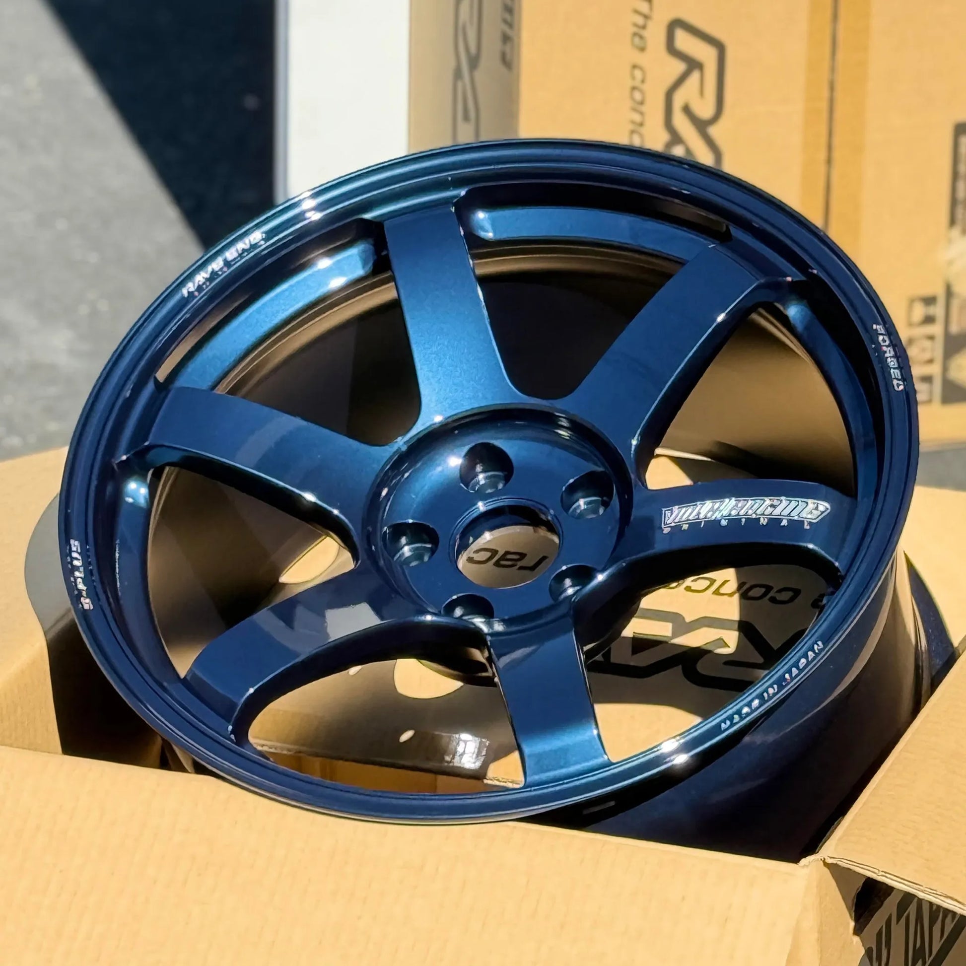 Volk Racing TE37 Saga S-Plus 18x10 +40 5x120 Mag Blue (SET)