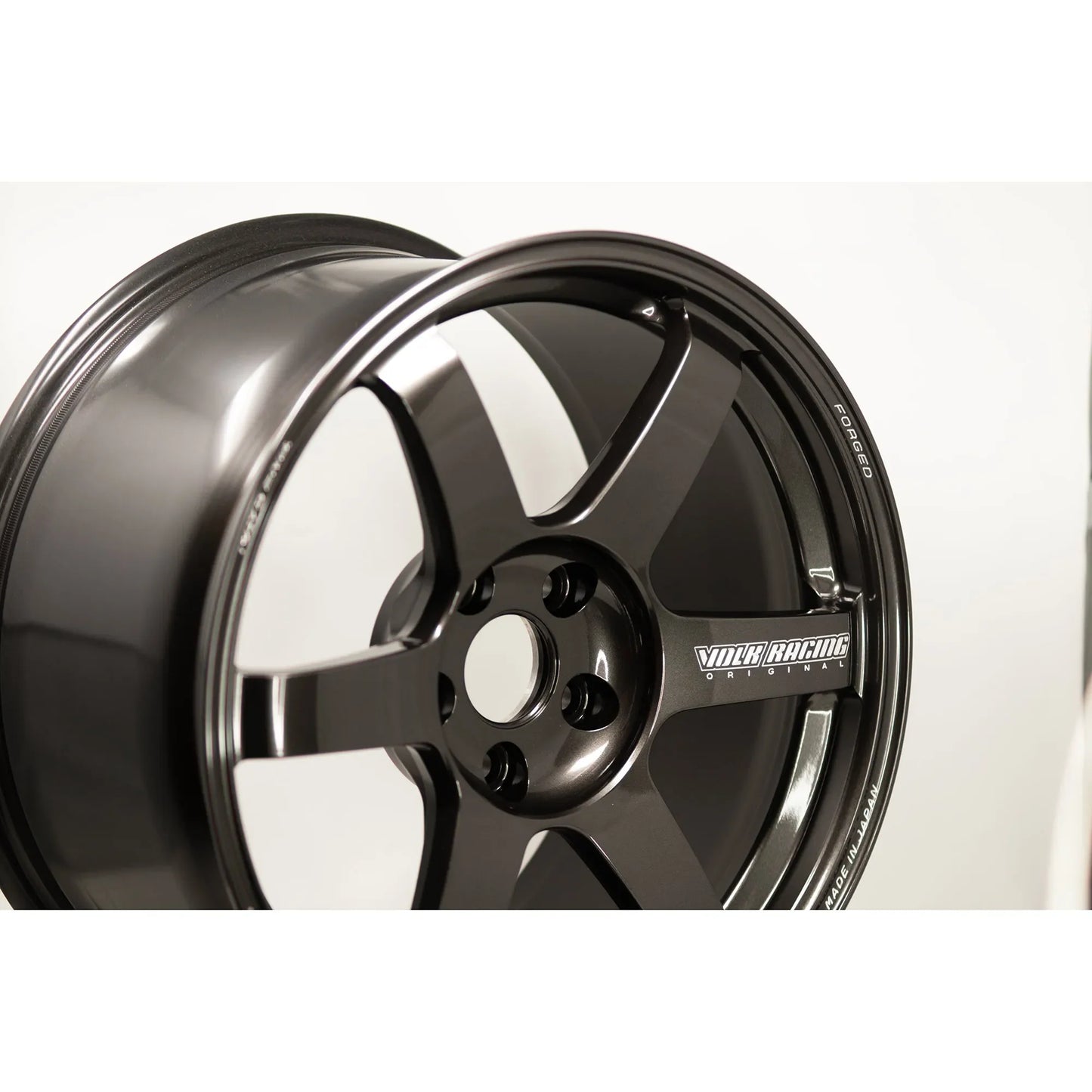 Volk Racing TE37 Saga S-Plus 18x9.5 +45 5x120 Diamond Black (SET)