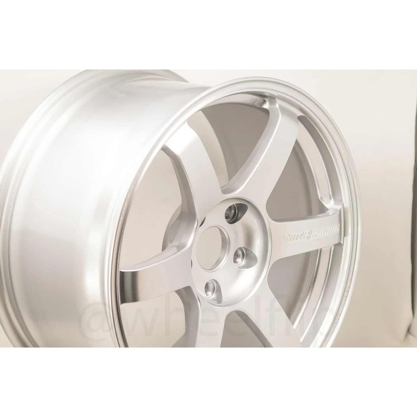Volk Racing TE37 Saga S-Plus 18x9.5 +45 5x120 Diamond Silver (SET)