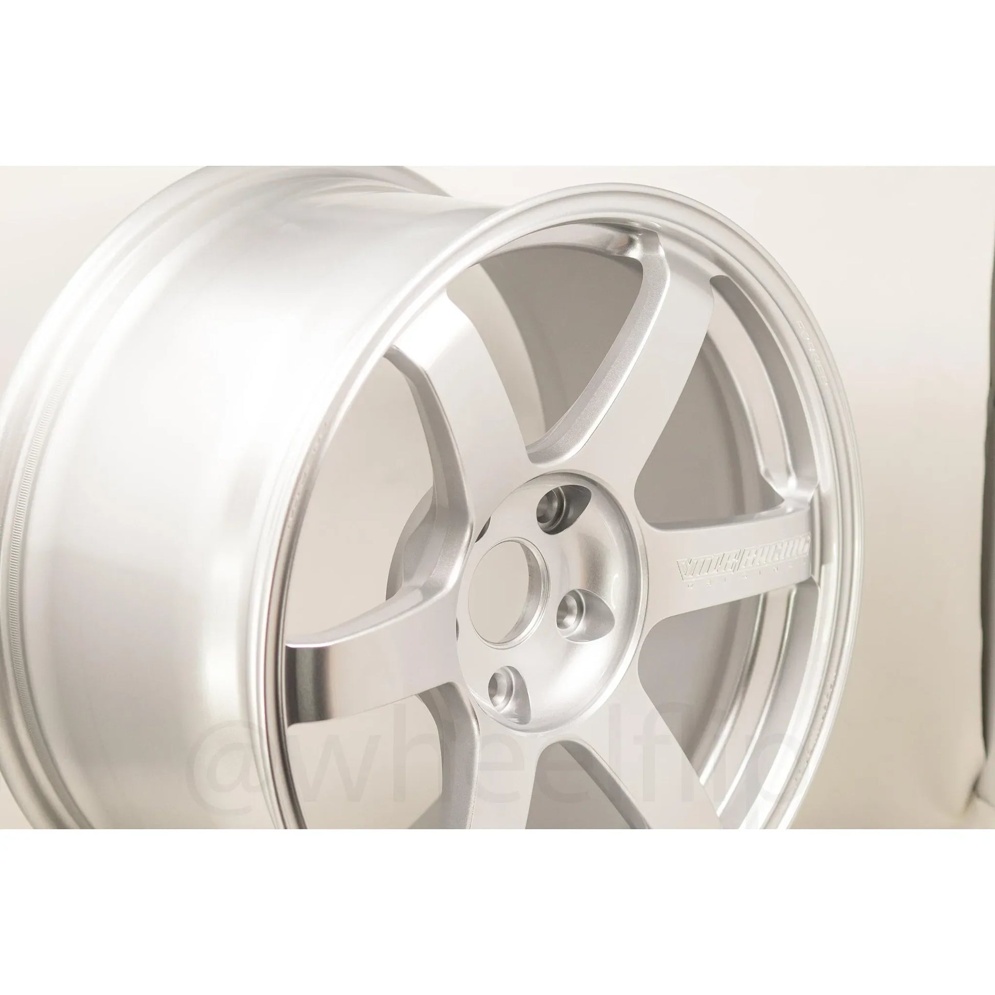 Volk Racing TE37 Saga S-Plus 18x9.5 +45 5x120 Diamond Silver (SET)