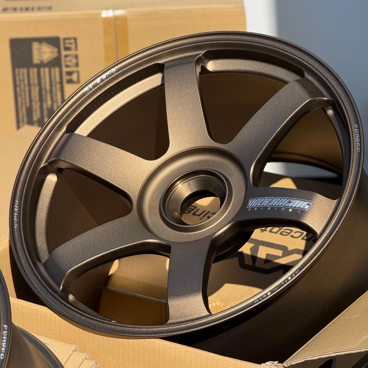 Volk Racing TE37 Saga S-Plus 20x9.5 +45, 20x12 +44 CL Bronze (SET)