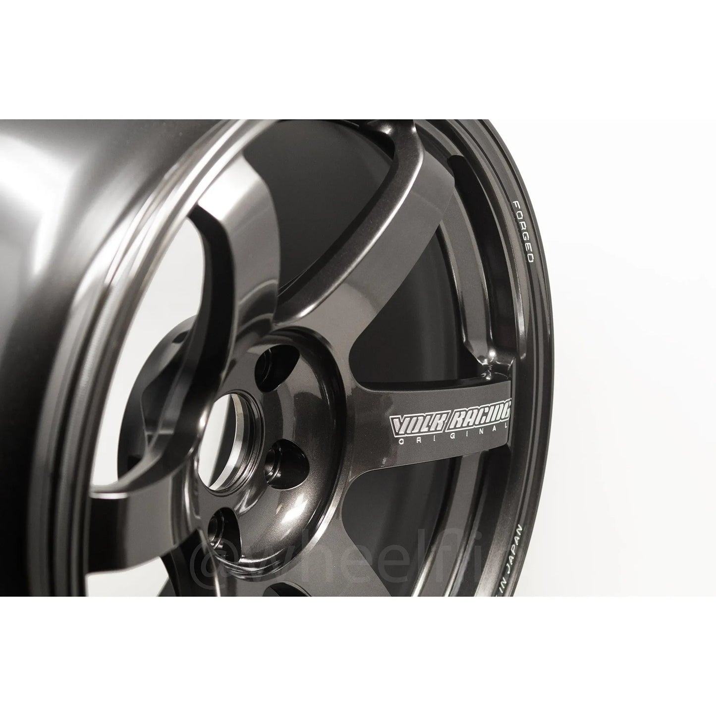 Volk Racing TE37 Saga S-Plus 18x9.5 +22 5x114.3 Diamond Black (SET)