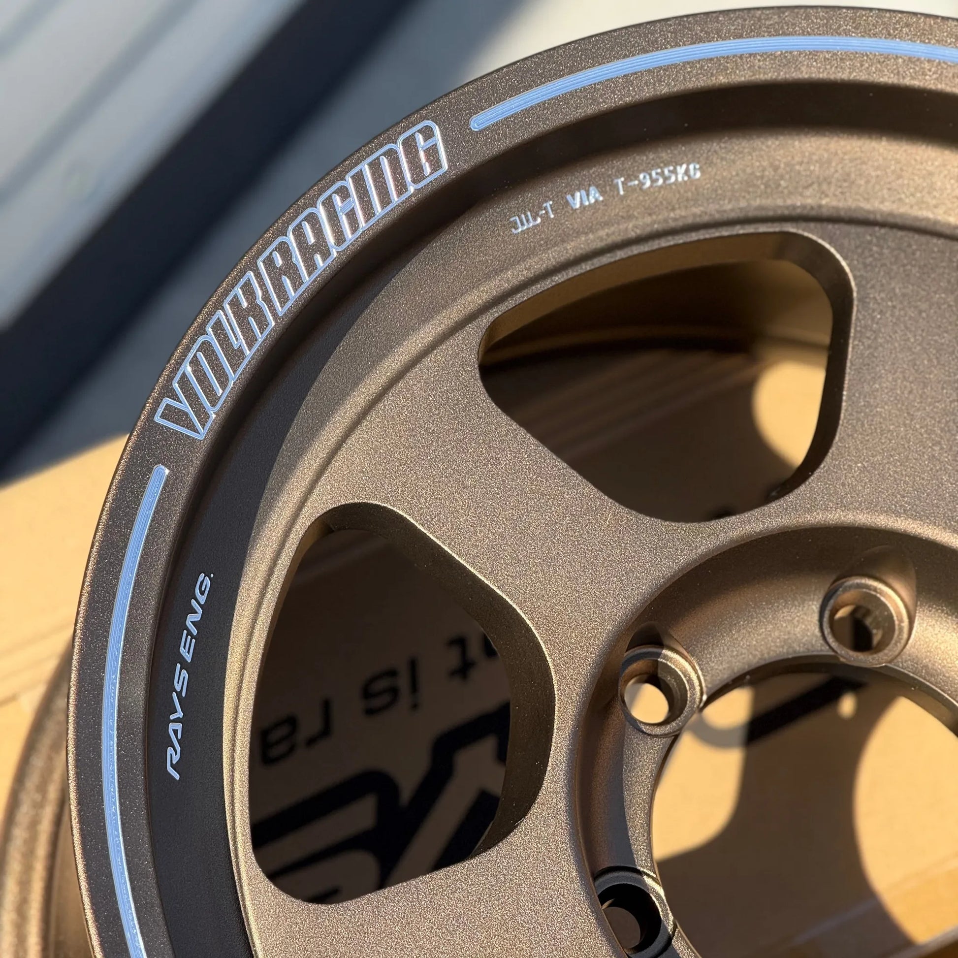 Volk Racing TE37XT 17x8 +20 6x139.7 Bronze (SET)