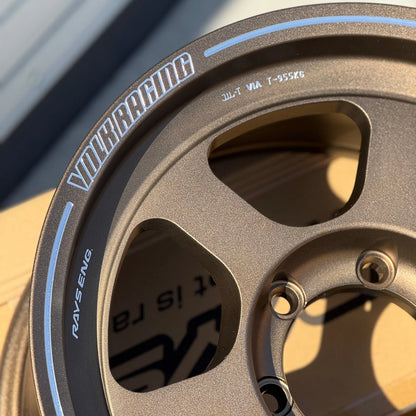 Volk Racing TE37XT 17x8 +20 6x139.7 Bronze (SET)